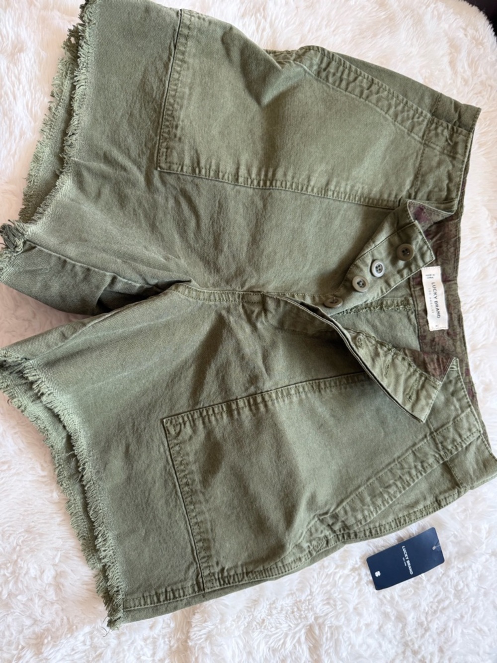 Lucky Brand High-Rise Olive Green Frayed Hem Utility Shorts size 4 NWT
